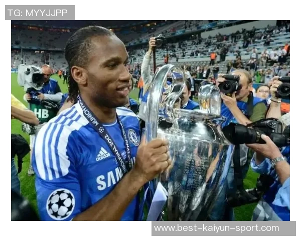 切尔西传奇勒伯夫女儿比基尼照引关注丈夫幽默留言引发网友热议